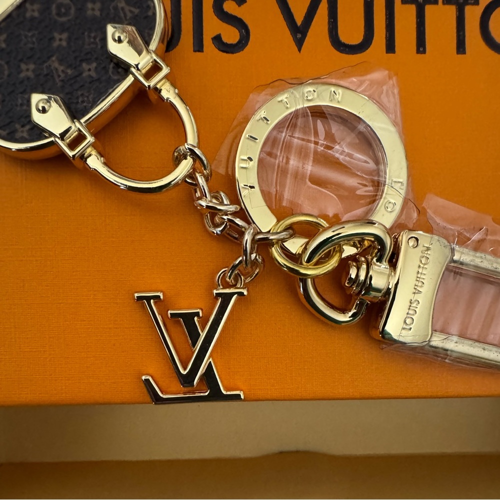 Pre-Owned Louis Vuitton Keychain 3 Charms - Picture 3 of 4